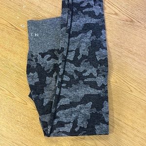 Nvgtn camo leggings size xtra large